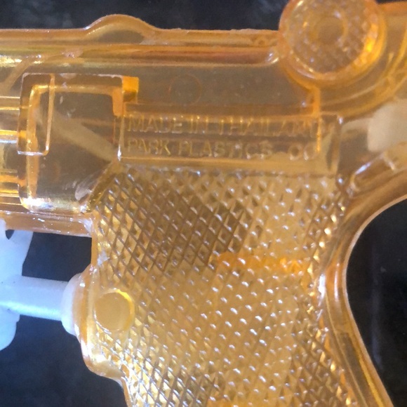 Vintage small plastic squirt guns (12) - Picture 4 of 6